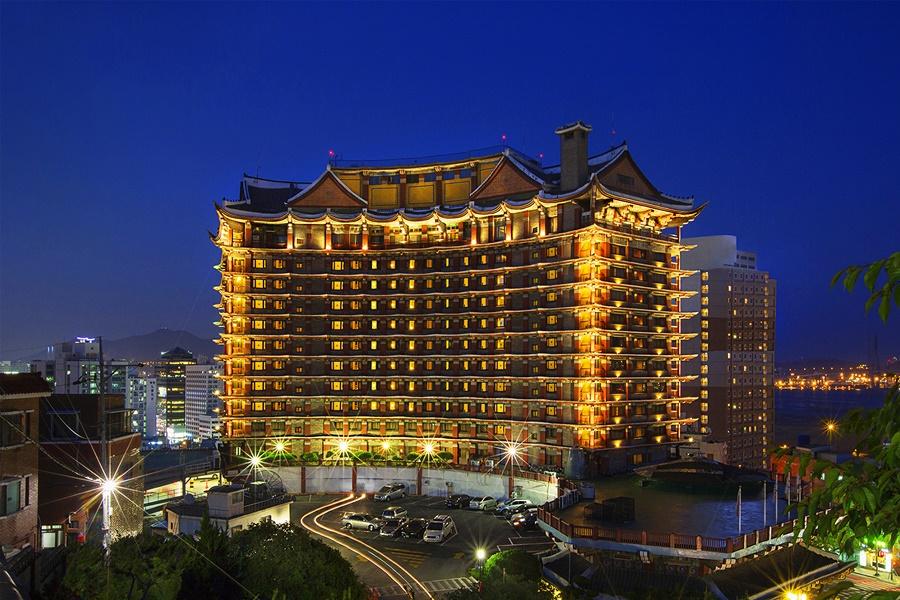 Commodore Hotel Busan Exterior photo