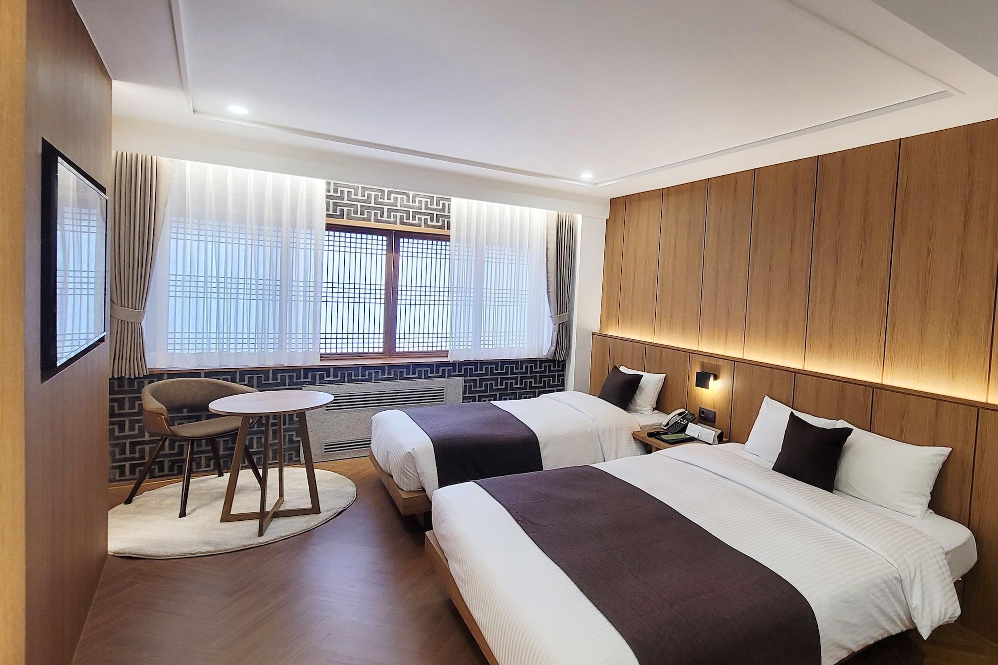 Commodore Hotel Busan Exterior photo