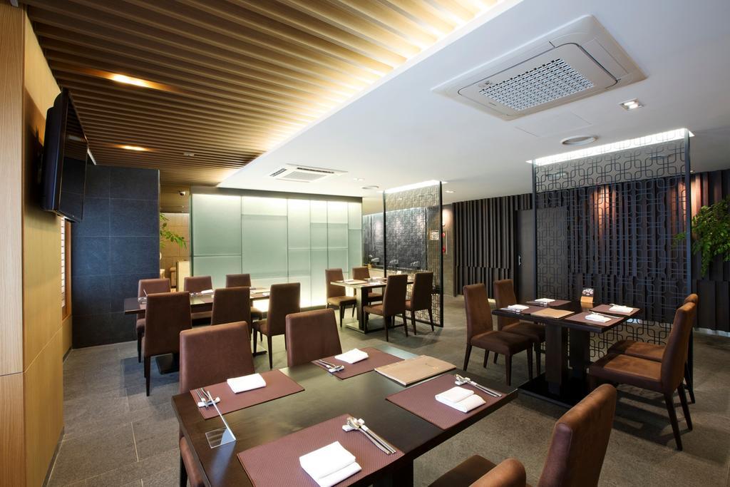 Commodore Hotel Busan Exterior photo