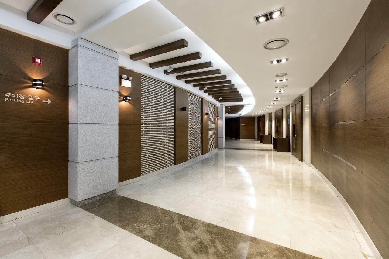 Commodore Hotel Busan Exterior photo